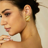 Vintage Hammered Square Earrings Gold - VIRAGE London