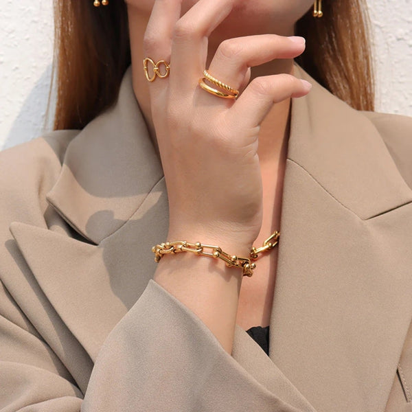 Chunky U Link Chain Bracelet Gold - VIRAGE London