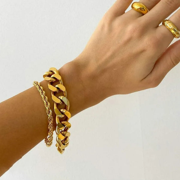 Chunky Cuban Link Chain Bracelet Gold - VIRAGE London