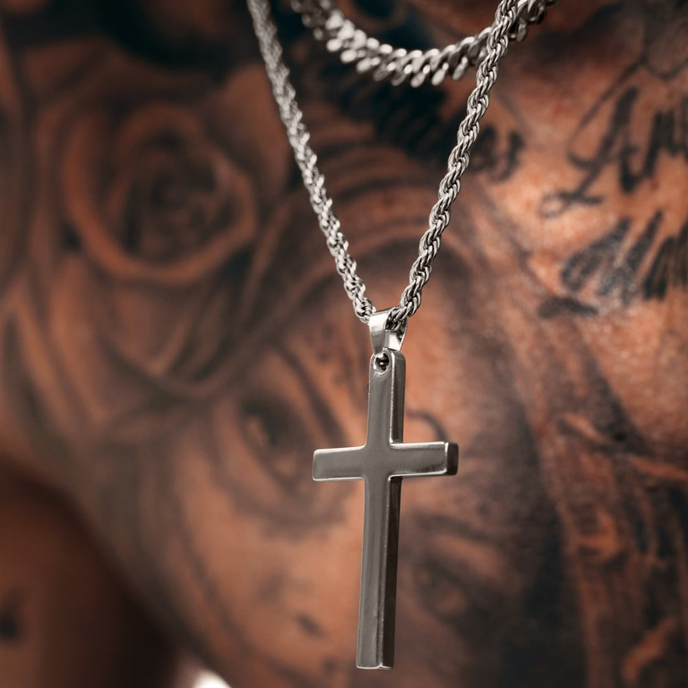 Metal cross chain outlet