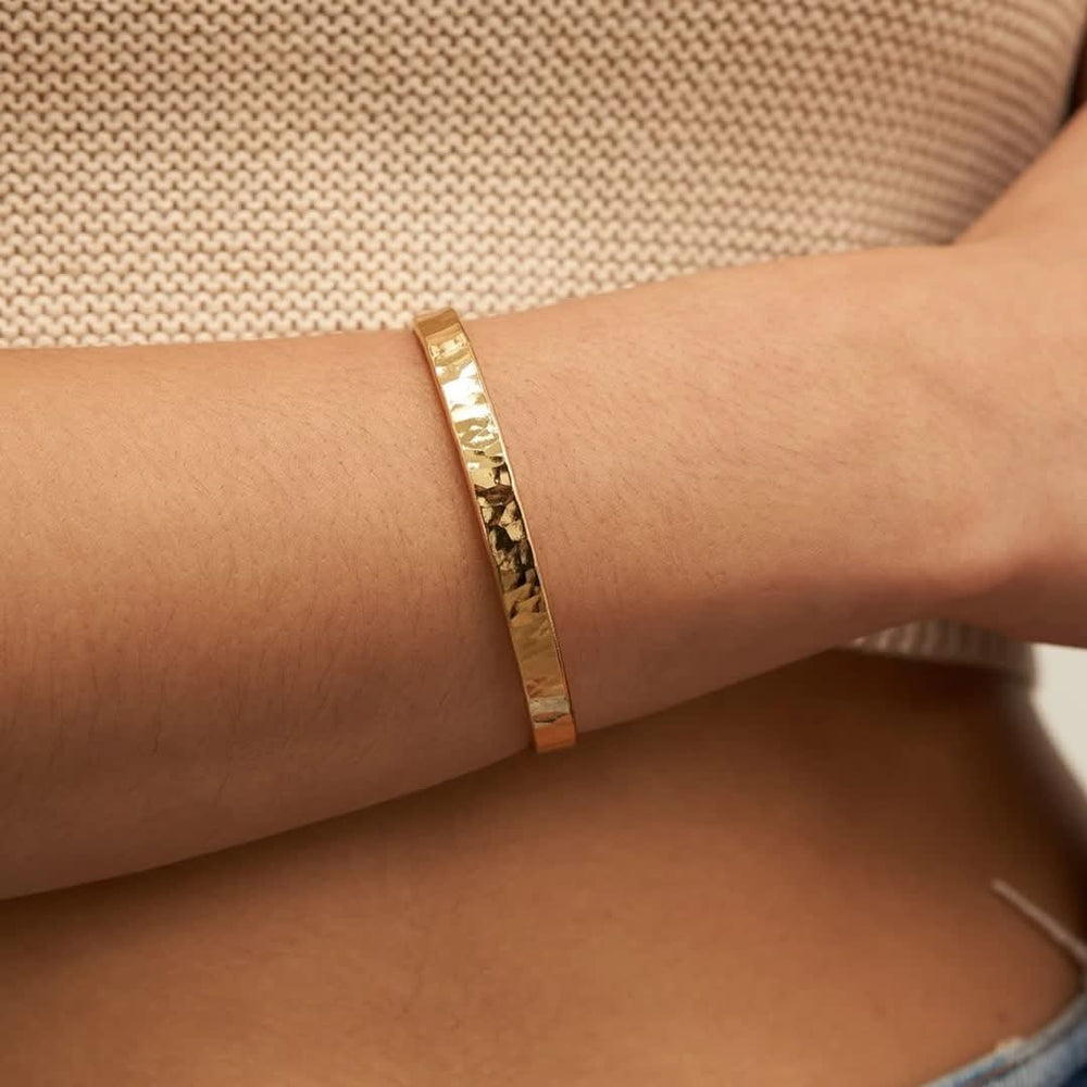 Women's Hammered Bangle Bracelet Gold | VIRAGE London