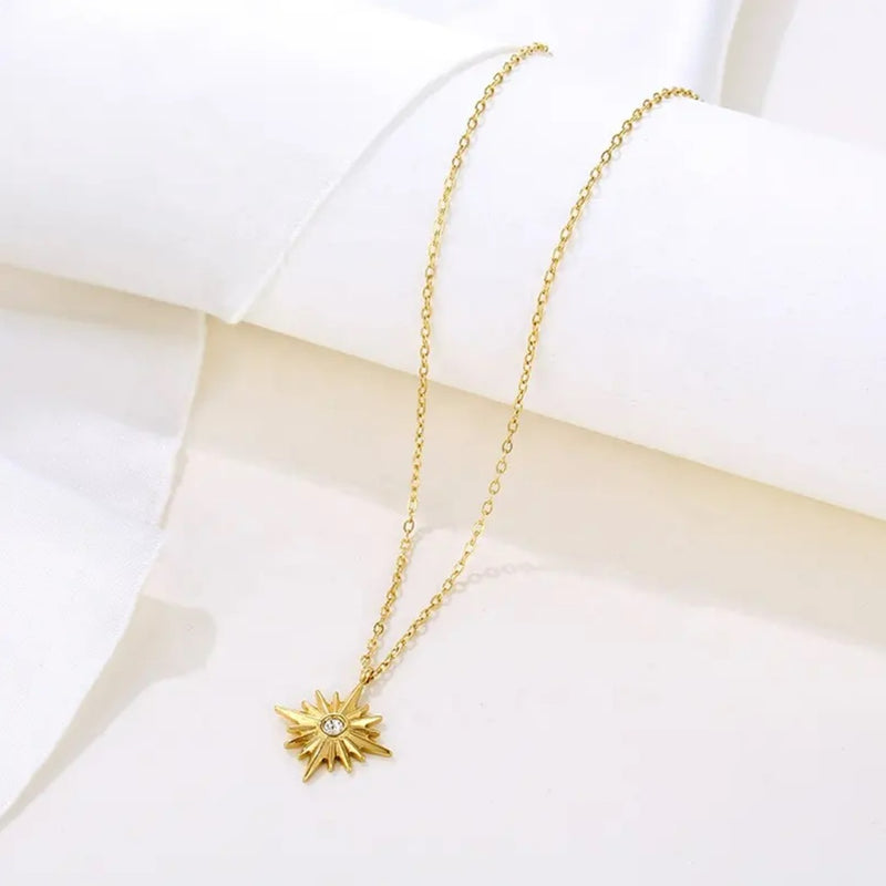 North Star Necklace Gold - VIRAGE London