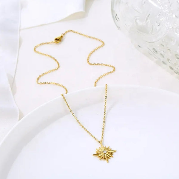 North Star Necklace Gold - VIRAGE London