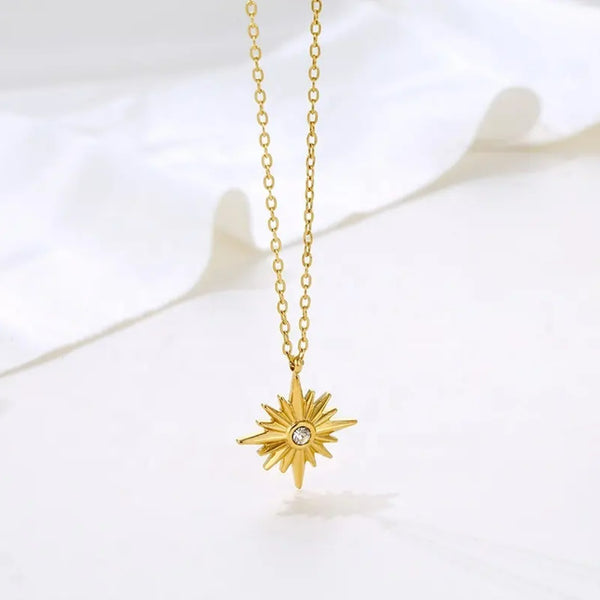 North Star Necklace Gold - VIRAGE London