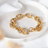 Oval Link T-Bar Chain Bracelet Gold - VIRAGE London