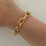 Oval Link T-Bar Chain Bracelet Gold - VIRAGE London