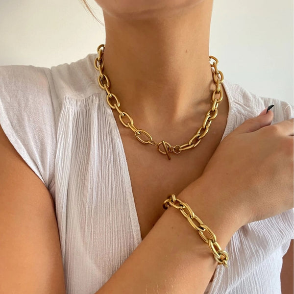 Oval Link T-Bar Chain Bracelet Gold - VIRAGE London