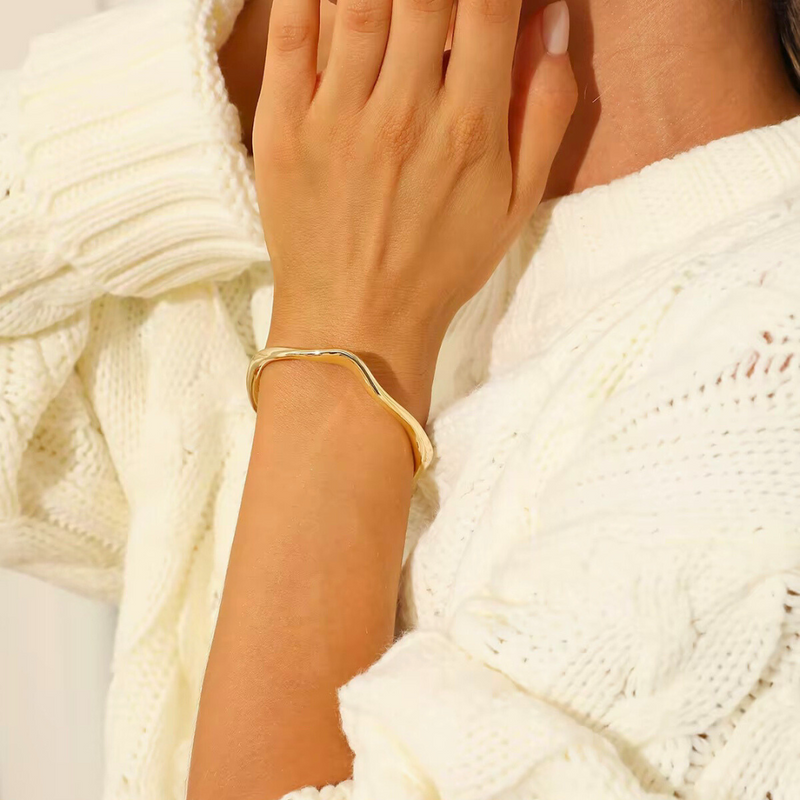 Gold Wave Bangle Bracelet Gold - VIRAGE London